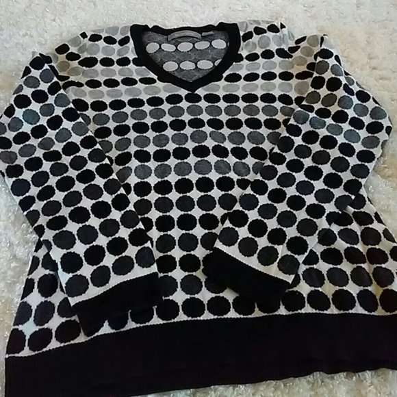 Polka Dot V-neck Sweater - Picture 2 of 5